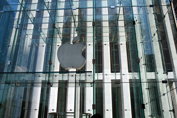 6839-Manhattan Apple.jpg